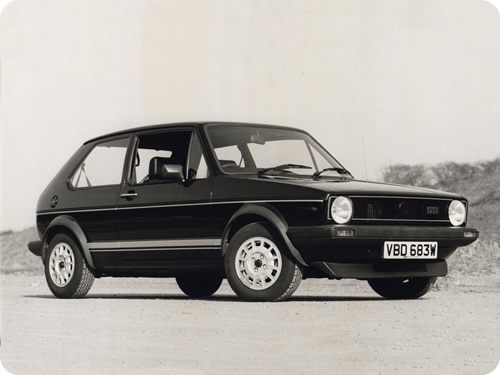 Au Royaume-Uni, toutes les GTI étaient livrées de série en jantes alu. Au Royaume-Uni, toutes les GTI étaient livrées de série en jantes alu.
