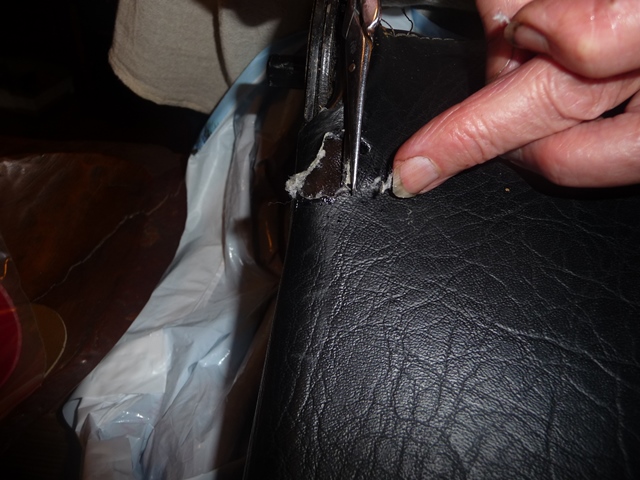 une petite pièce de sky (on a utilisé une genouillère pour rapiécer les pantalons des gamins)...