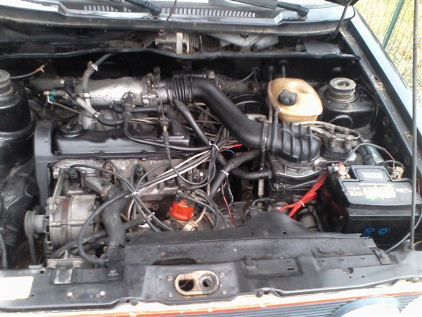 Enfin j'ai reussi a remettre ce fameux moteur en route .Pas facile..