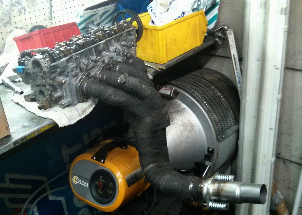 Montage à blanc du collecteur. ça passe plutôt pas mal sans forcer! Merci Andy!!<br />On voit également le demi compensateur avec de l'autre côté un adaptateur et une réduction pour se connecter sur la ligne jetex.