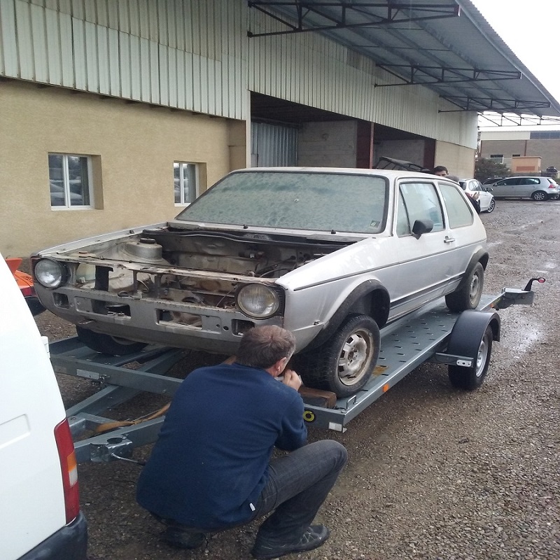 récupération de la caisse avec l'aide de mon frère et de mon neveu