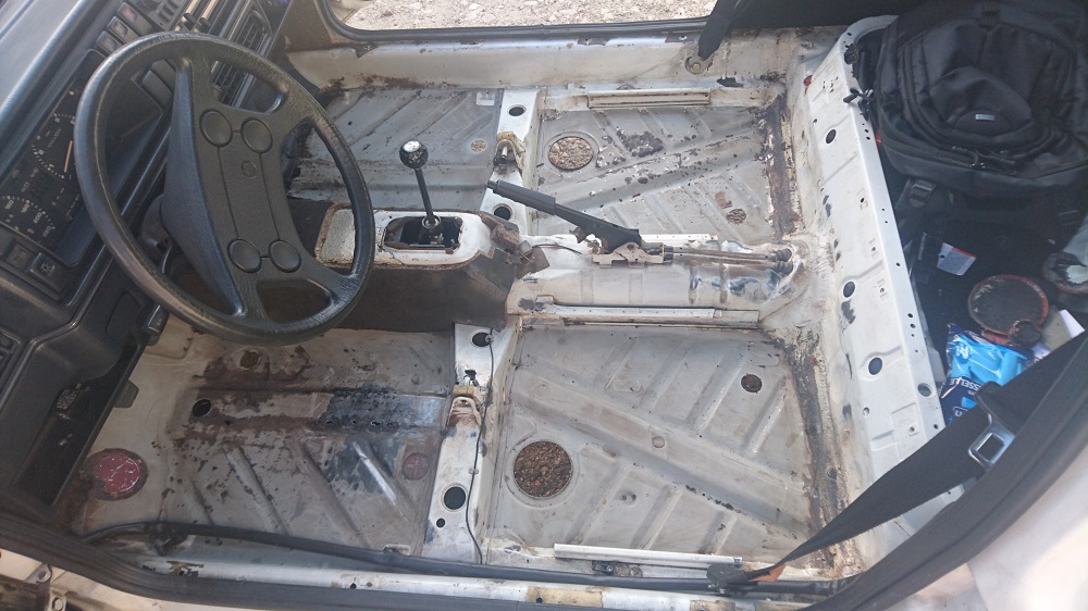 Après quelques séances de spatule et décapeur thermique