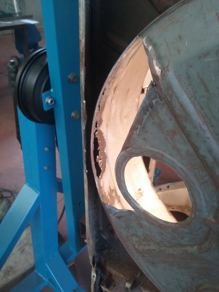 découpe support roue de secours