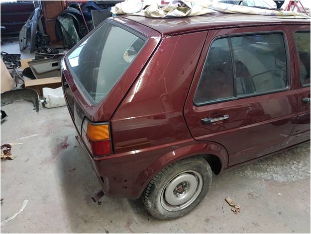 J'ai fait lisser la carrosserie pour éviter les soucis de salissures derrière les moulures