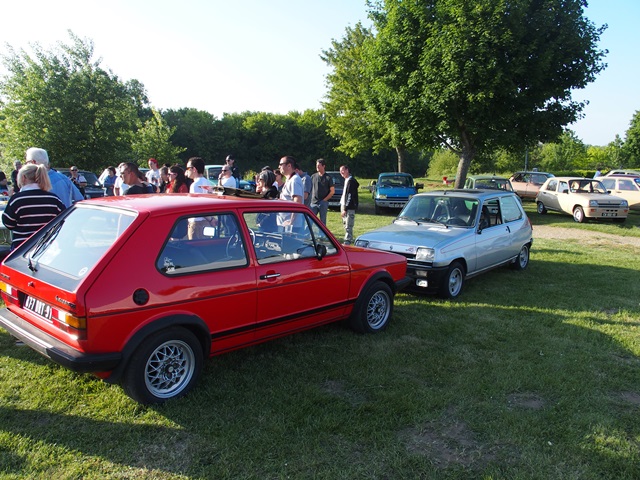 Tiens Gilloo, y'avait tellement de golf, que je t'avais pas vu dis donc :-)<br />Retour du Rallye  et épreuve de construction de bateaux