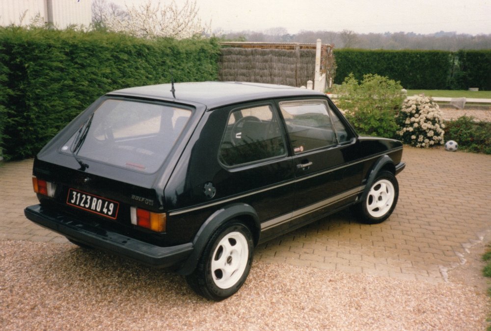 Golf GTI 1600 1979 R2.jpg