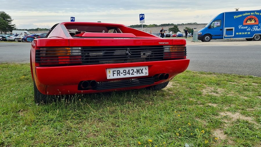 FERRARI TESTAROSSA