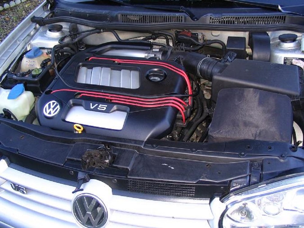 VW Golf IV V5 Confort. Moteur.JPG