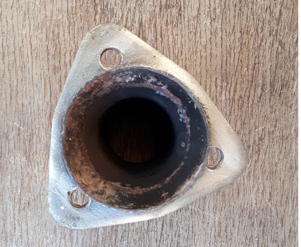 La partie qui s'emboite dans la ligne, et fait office de femelle avec la partie précédente. Le diamètre max du cone fait  envorins 63mm