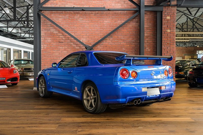 Nissan-Skyline-GTR-R34-blue-3.jpg
