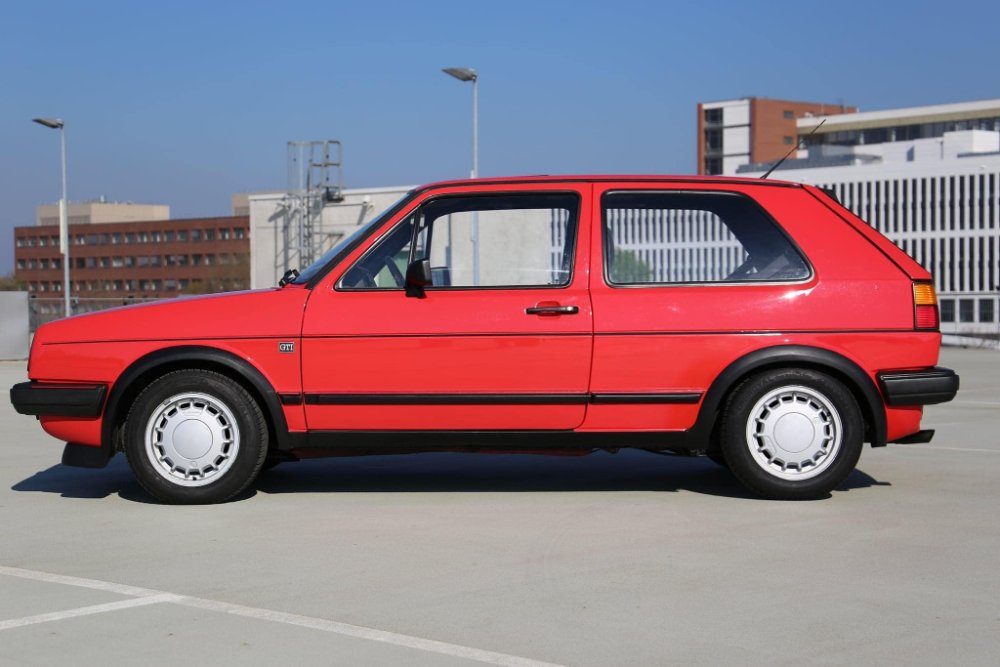 VW Golf GTI 16V rouge tornado 1985.4.jpg