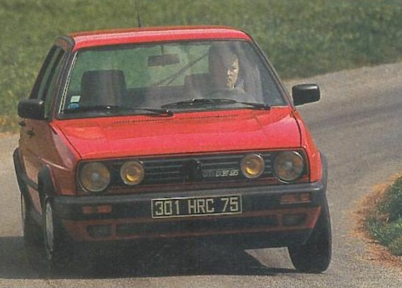 VW Golf 2 GTI 16S rouge 1990.jpg