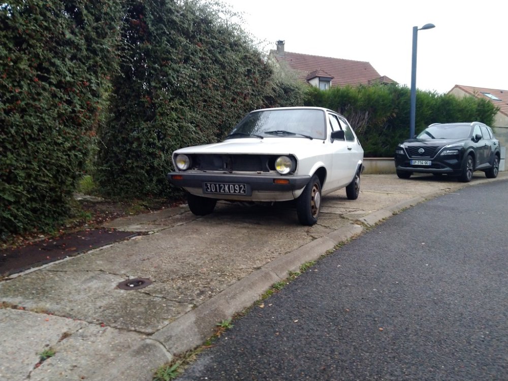 Calandre en cours de réparation