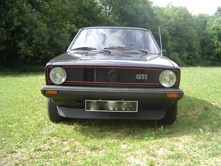 Avant1-R.jpg