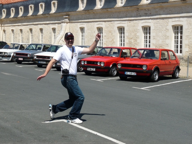 La PIN-UP que nous avions demandé pour surveiller les golf pendant la visite de l'hermione. Non pour ceux qui ne le connaitraient pas c'est notre ami SGANE qui déconne, tant que la chaleur n'est pas étouffante