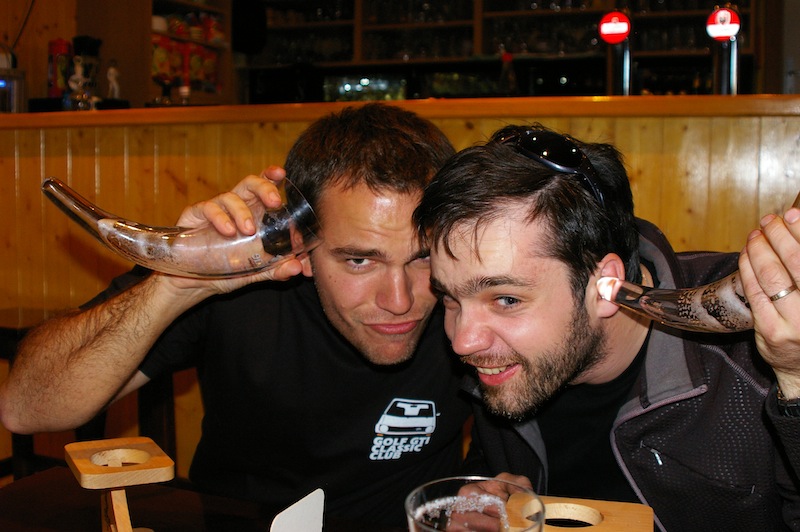 ... et c'est pire quand les cornes... zut, les verres sont vides !!!