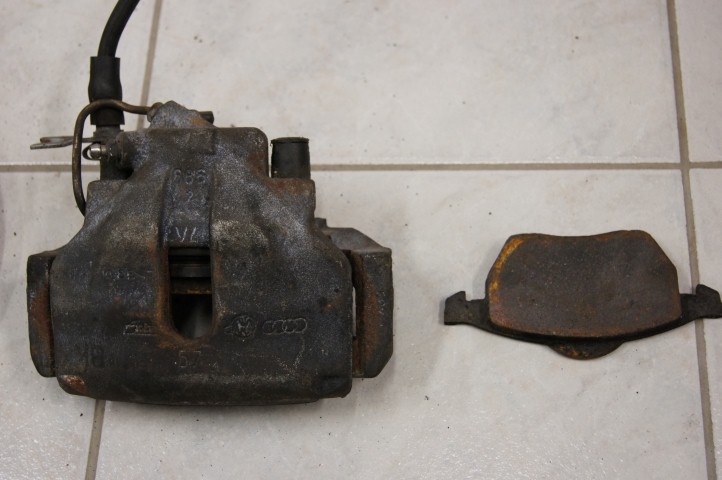 Machoires de 57 d'origine inconnue. si quelqu'un sait de quelle voiture ca peut provenir