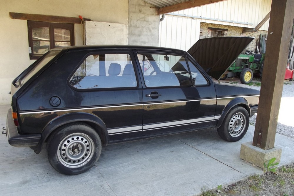 Mon cœur c'est remis a battre en me rappelant ma première Golf Gti 1600 vendu a contre coeur !!!! Golf 1 Gti QUAND TU NOUS TIENS !!!!