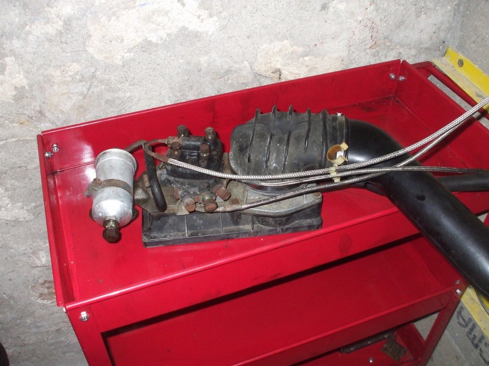 Le doseur distributeur a l'air en bon état vu de dessus