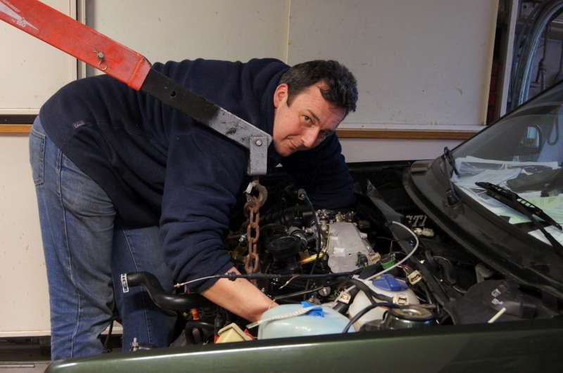 pris en flagrant délit à 1h du mat par madame, " y avait un vide dans le lit alors je suis venu voir ou tu étais....."