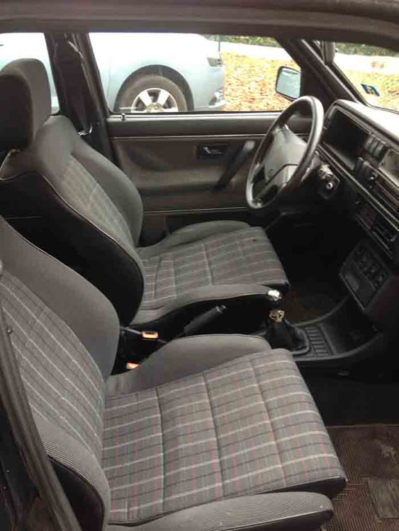 interieur assez propre mais surtout stock