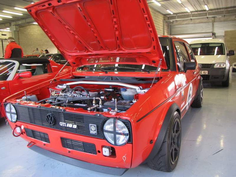 La superbe rouge de Golf racing