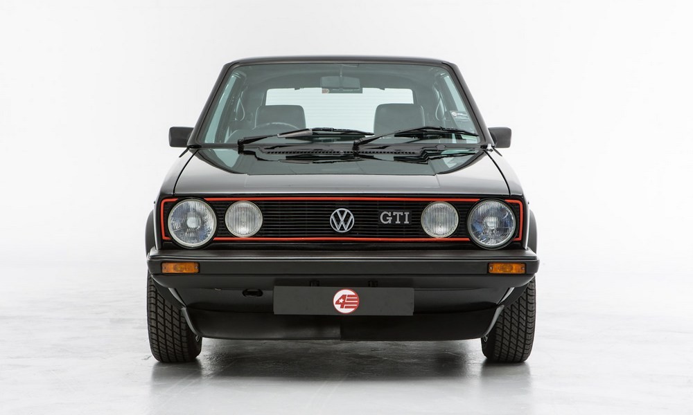 Black-Volkswagen--28260_3.jpg