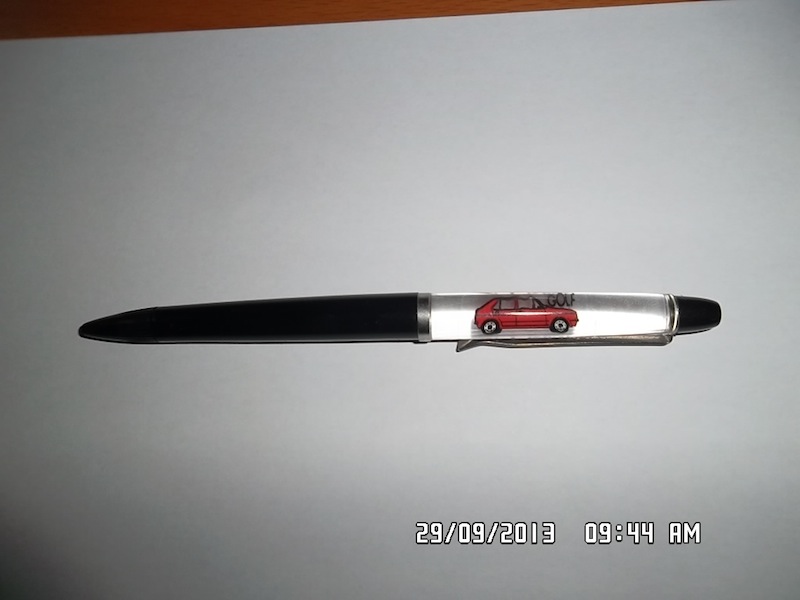 Bic des années 70/80 avec la petite Golf qui descend ou qui monte suivant l'inclinaison