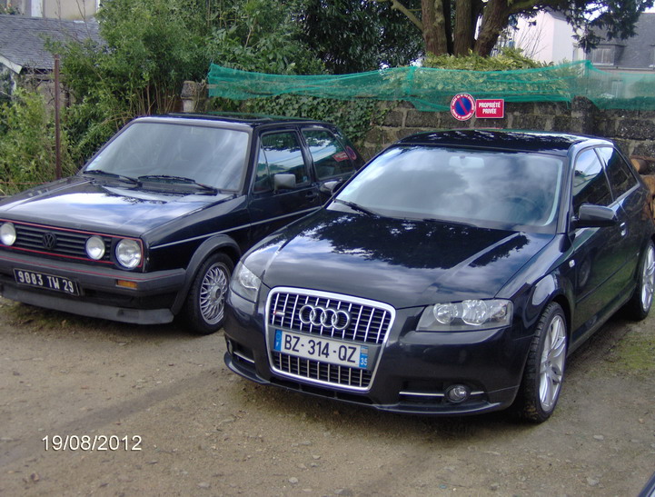 mes deux  2 portes en noire ( je dis 2 portes car je ne rentre jamais par le coffre)